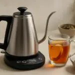 Bollitore elettrico con regolazione di temperatura: il beneficio concreto per tè e infusi aromatici