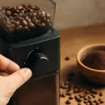 Macinacaffè elettrico: preservare aroma e profumo con la regolazione poco usata